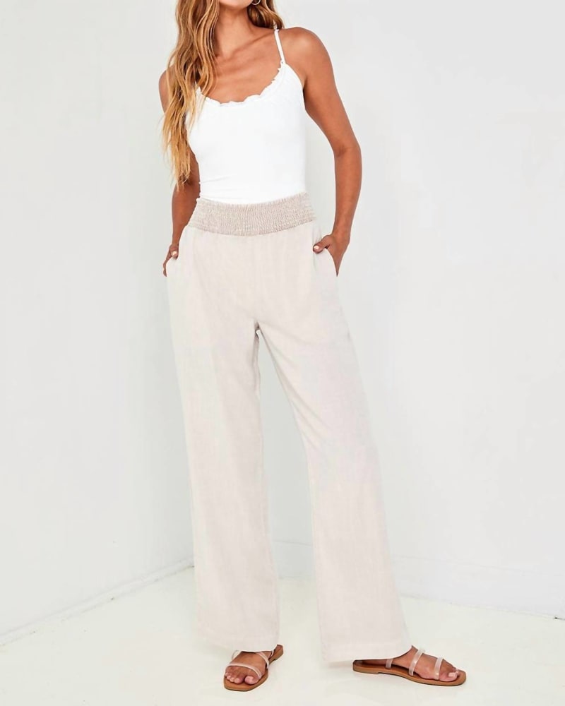 Front of a model wearing a size XL Wide Leg Pant in Tan in Tan by Bella Dahl. | dia_product_style_image_id:346198